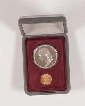Lot 572